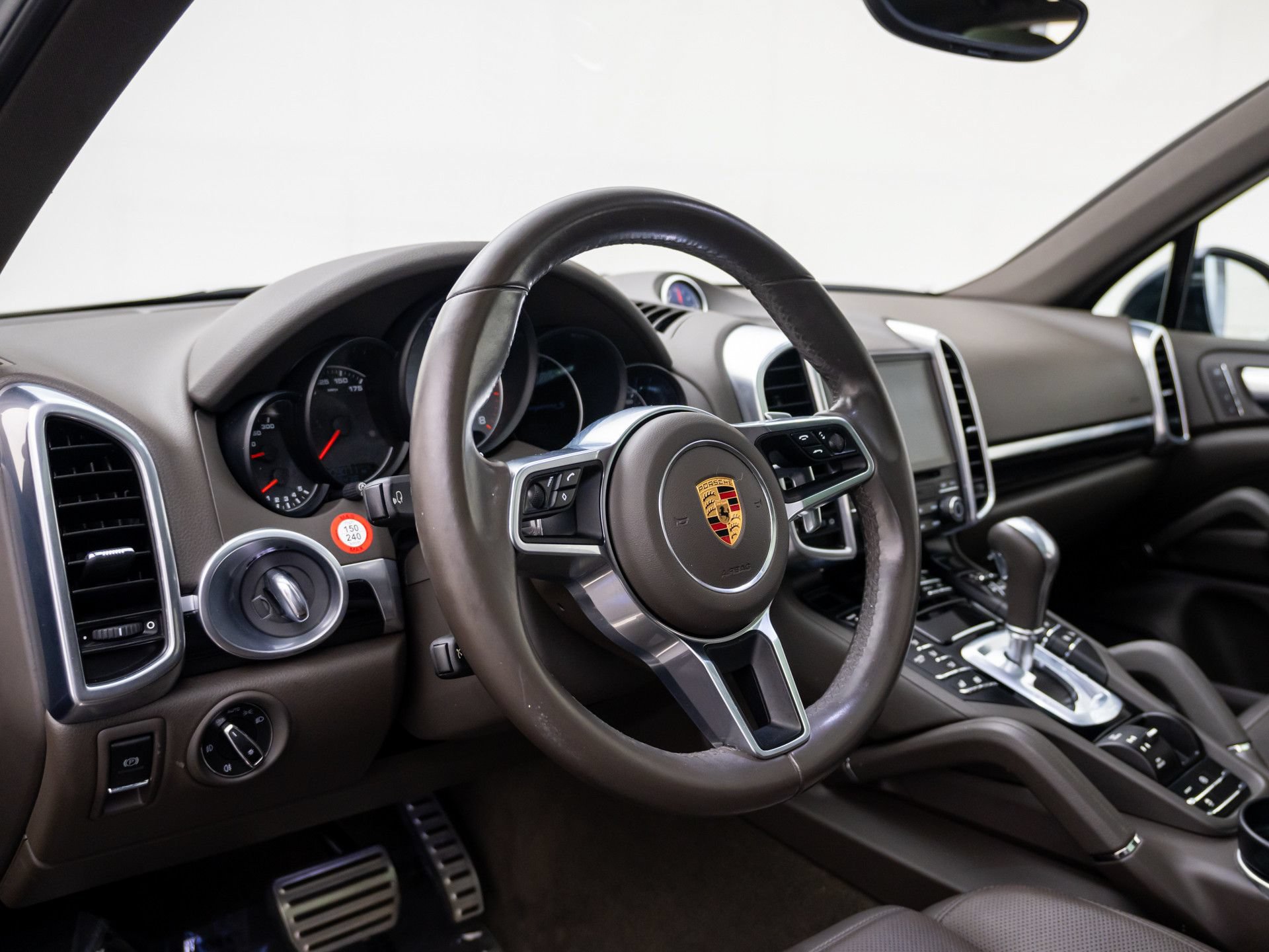 Used 2018 Porsche Cayenne S AWD/4WD image 4