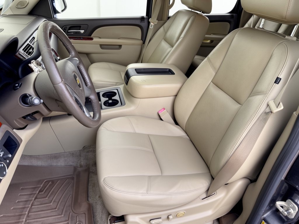 Used 2011 Chevrolet Suburban LTZ RWD image 5