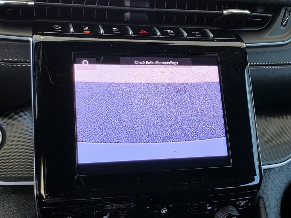 Used 2025 Jeep Grand Cherokee Altitude image 16