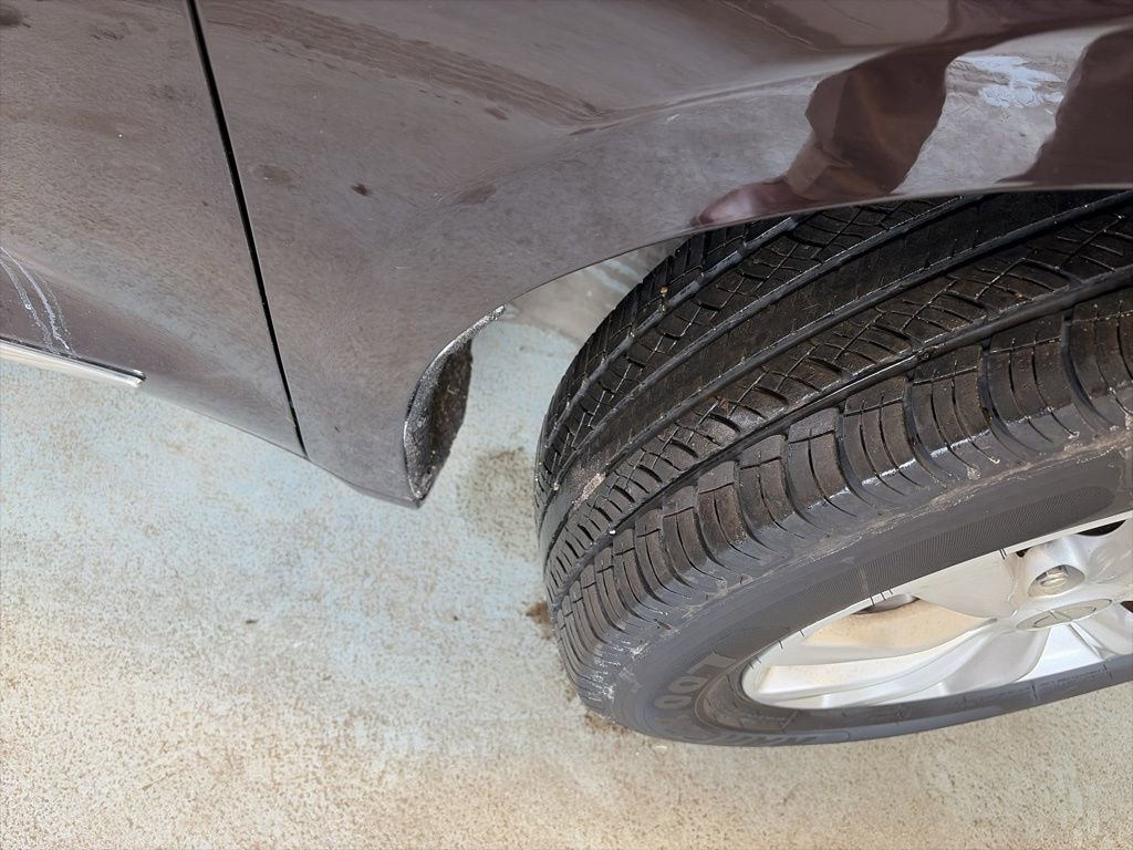 Used 2017 Chrysler Pacifica Touring-L image 27