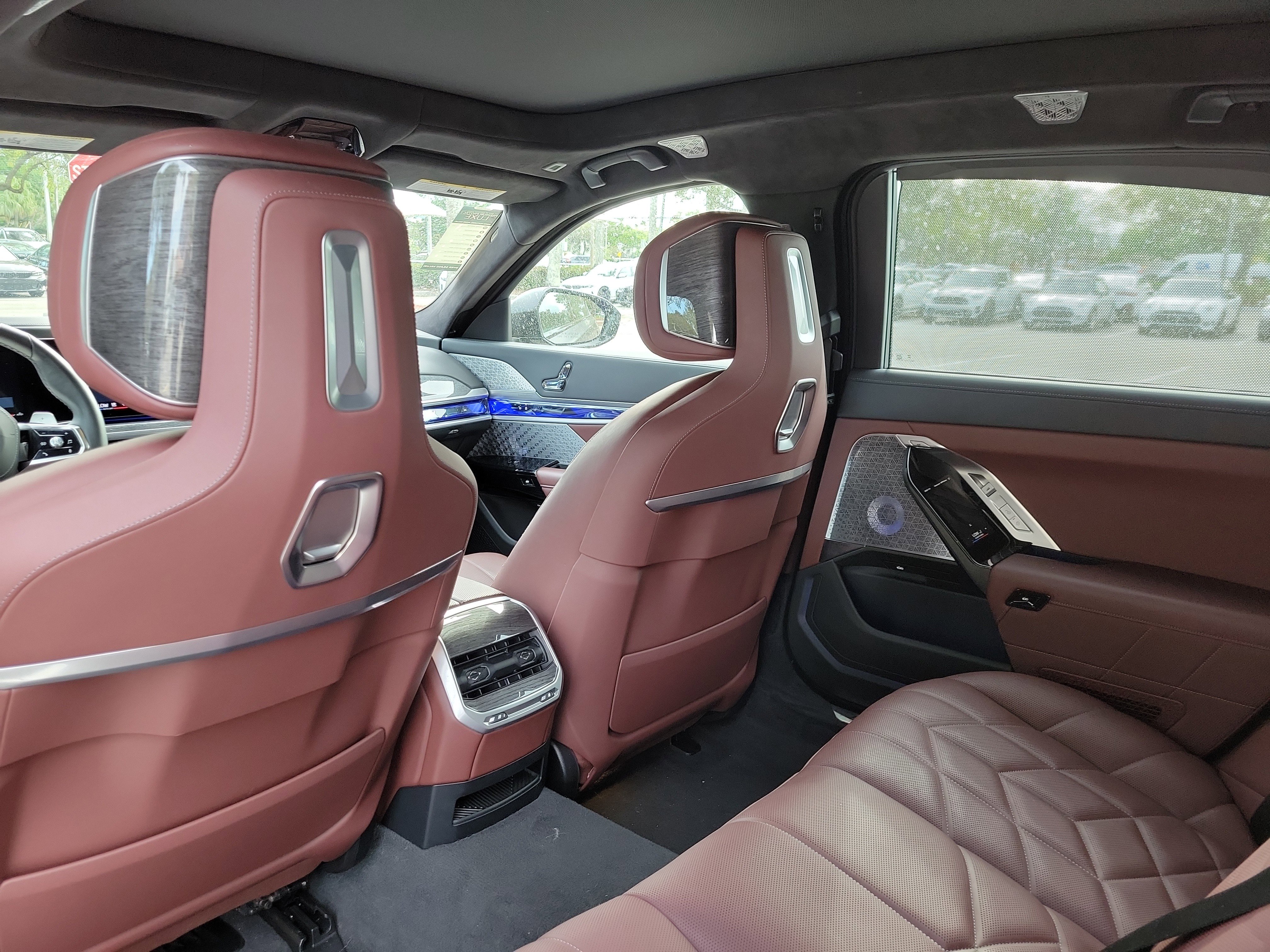 Certified 2024 BMW 760i xDrive w/ Executive Package image 11