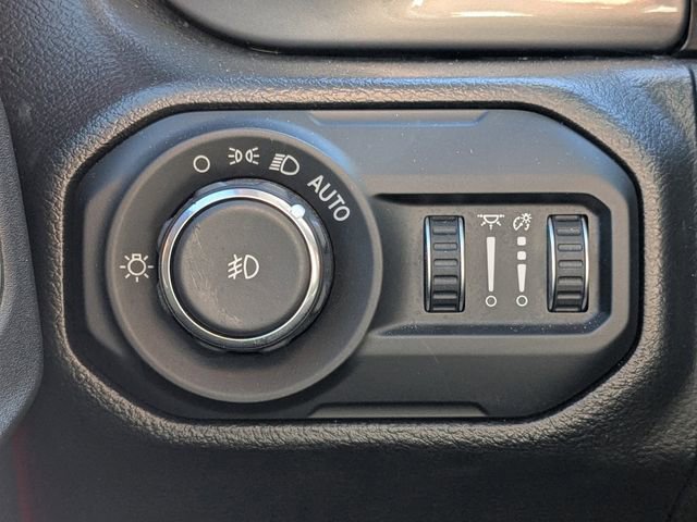 Used 2022 Jeep Wrangler Unlimited Sahara image 19