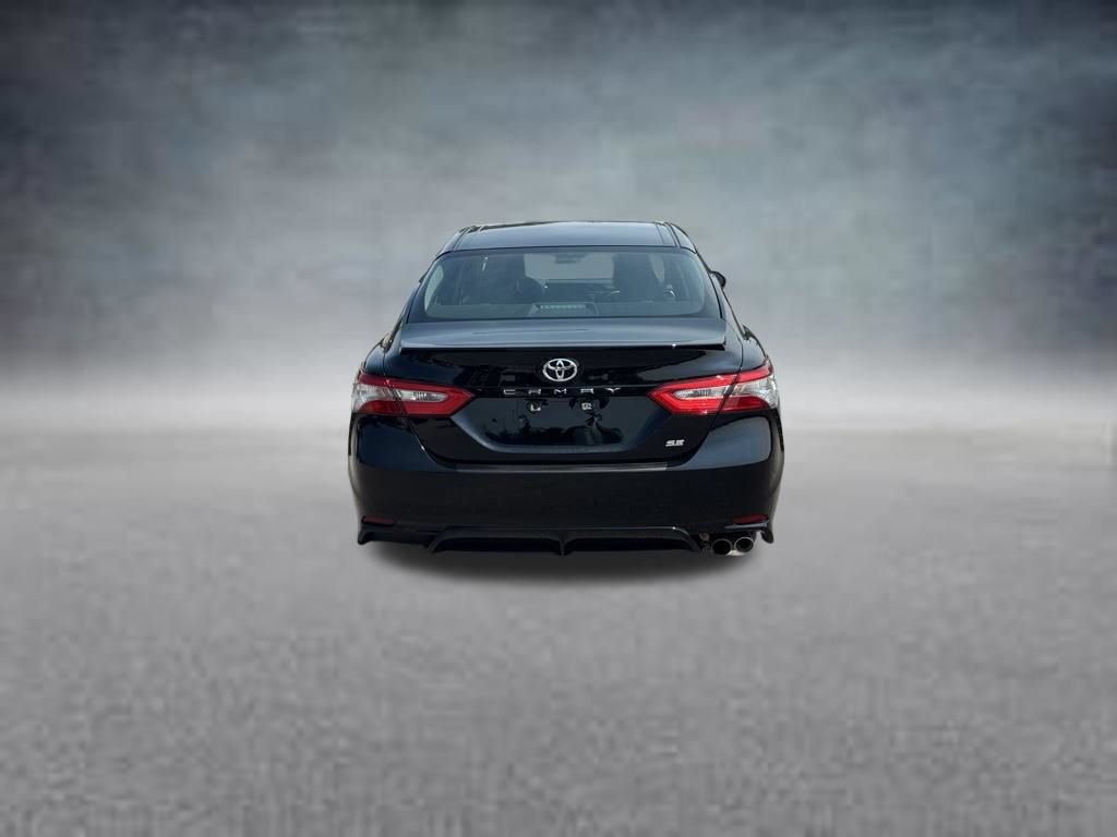 Used 2018 Toyota Camry SE w/ Moonroof Package FWD image 4