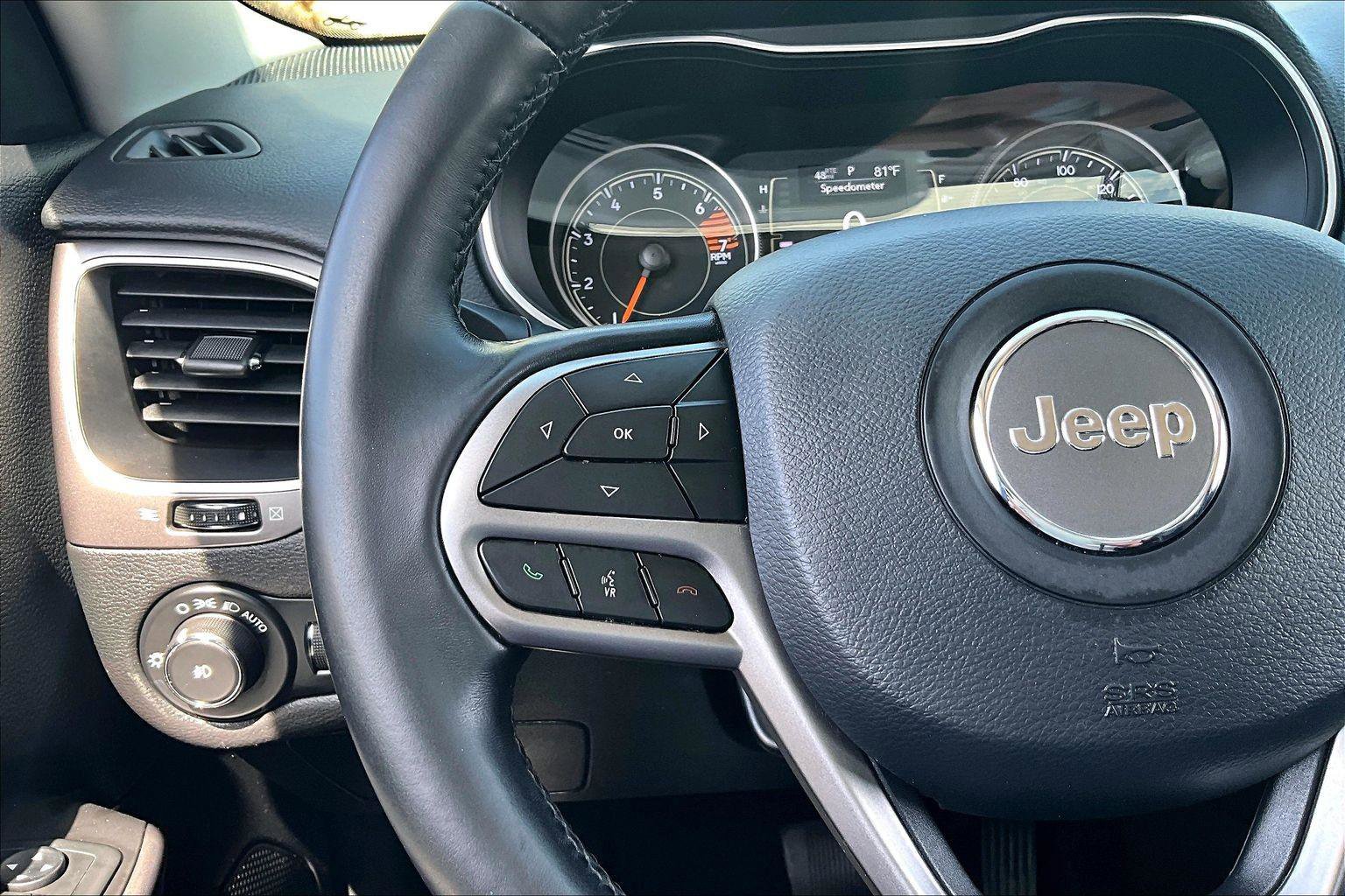 Used 2019 Jeep Cherokee Latitude Plus image 19
