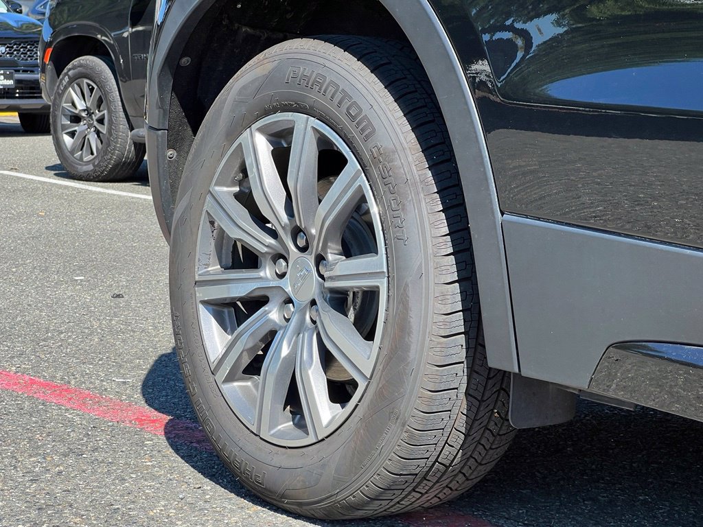 Used 2019 Cadillac XT4 Sport AWD/4WD image 2