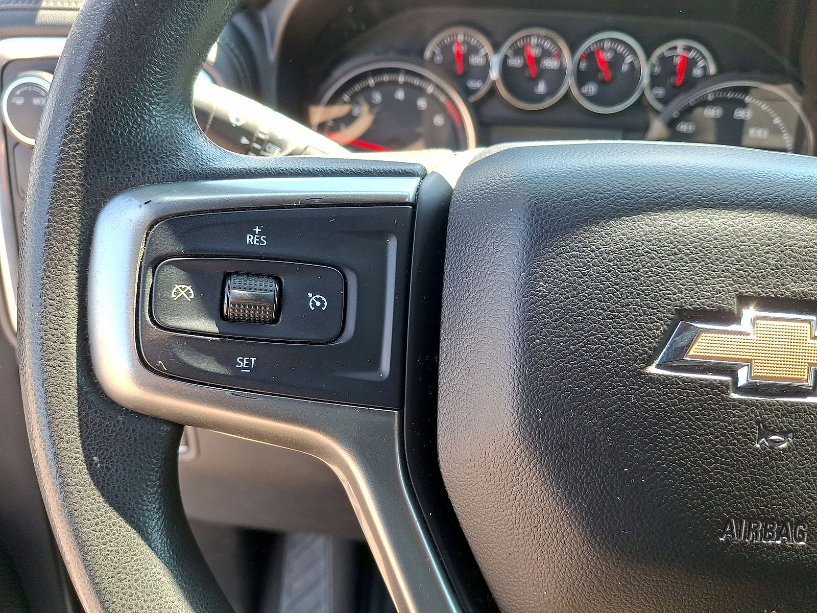 Used 2020 Chevrolet Silverado 1500 LT RWD image 17
