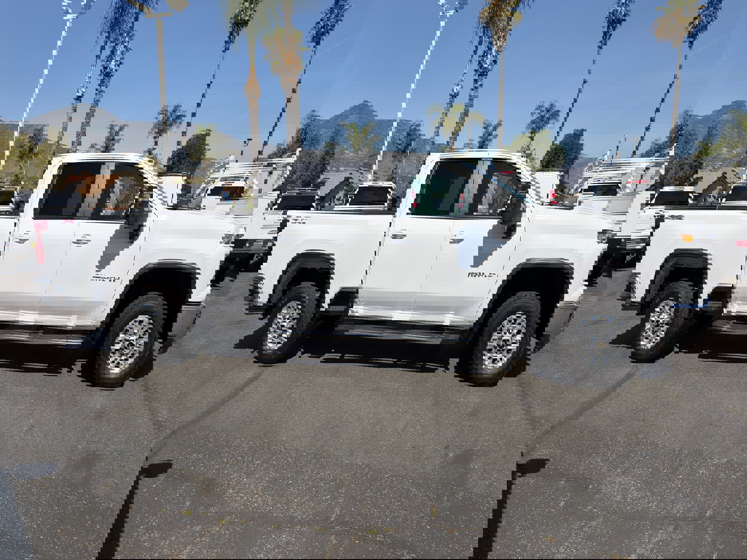 Used 2025 Chevrolet Silverado 2500 LT w/ Convenience Package AWD/4WD image 9