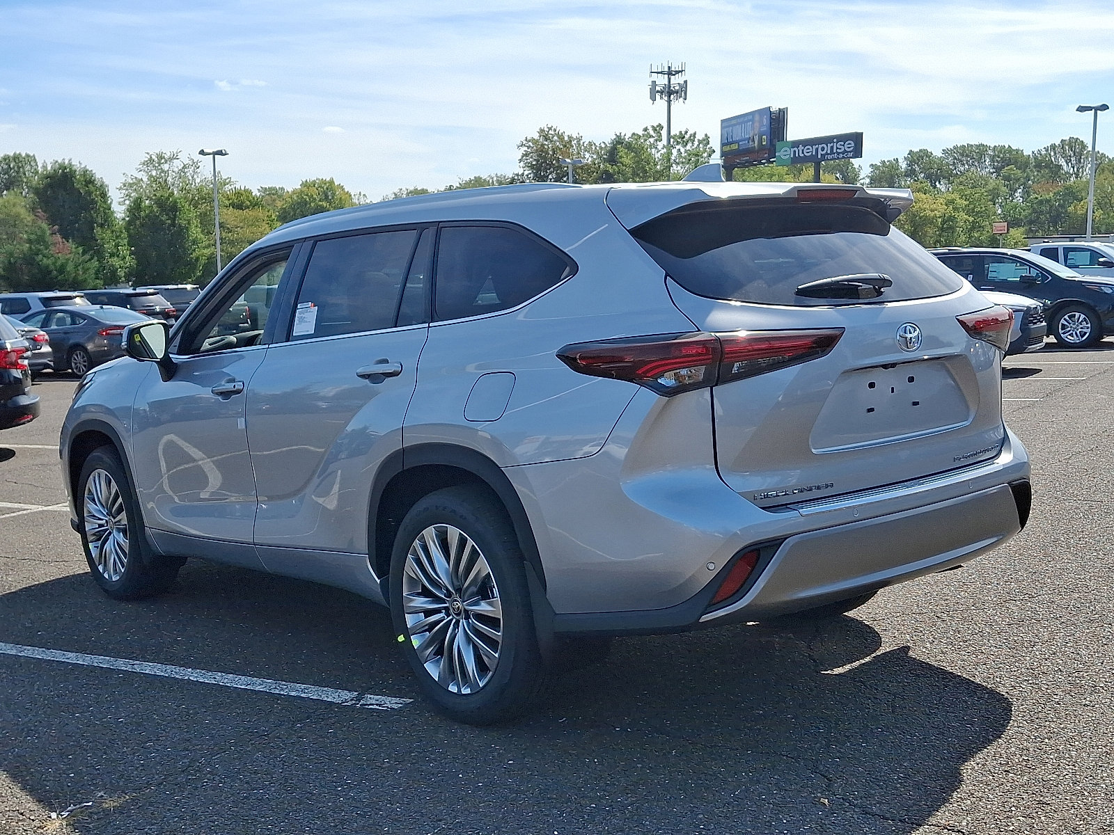 New 2025 Toyota Highlander Platinum image 4