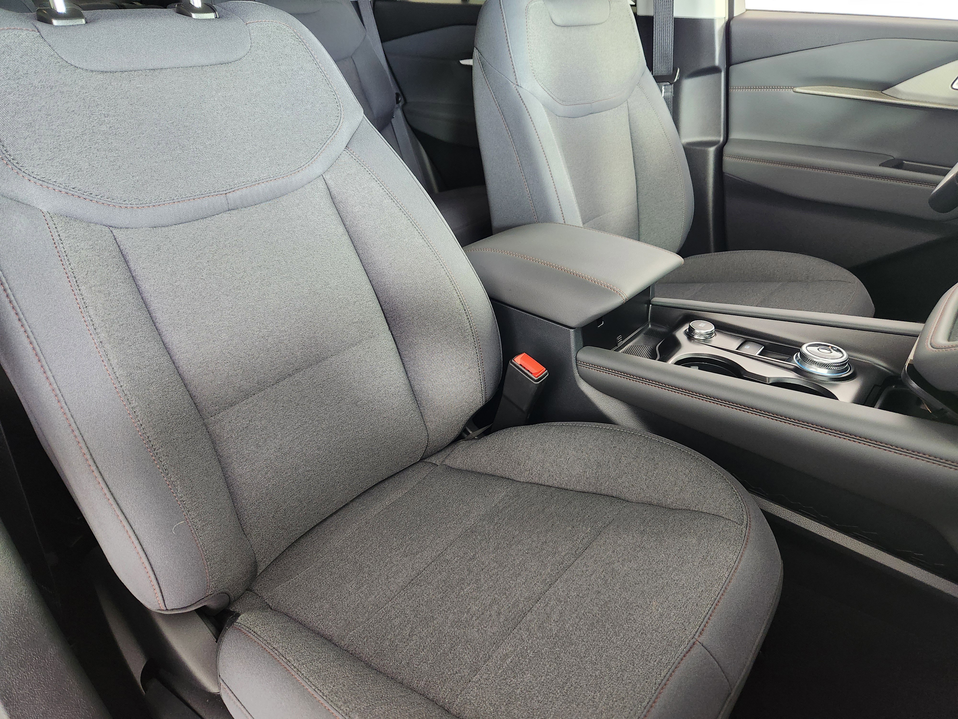 Used 2025 Ford Explorer Active image 9