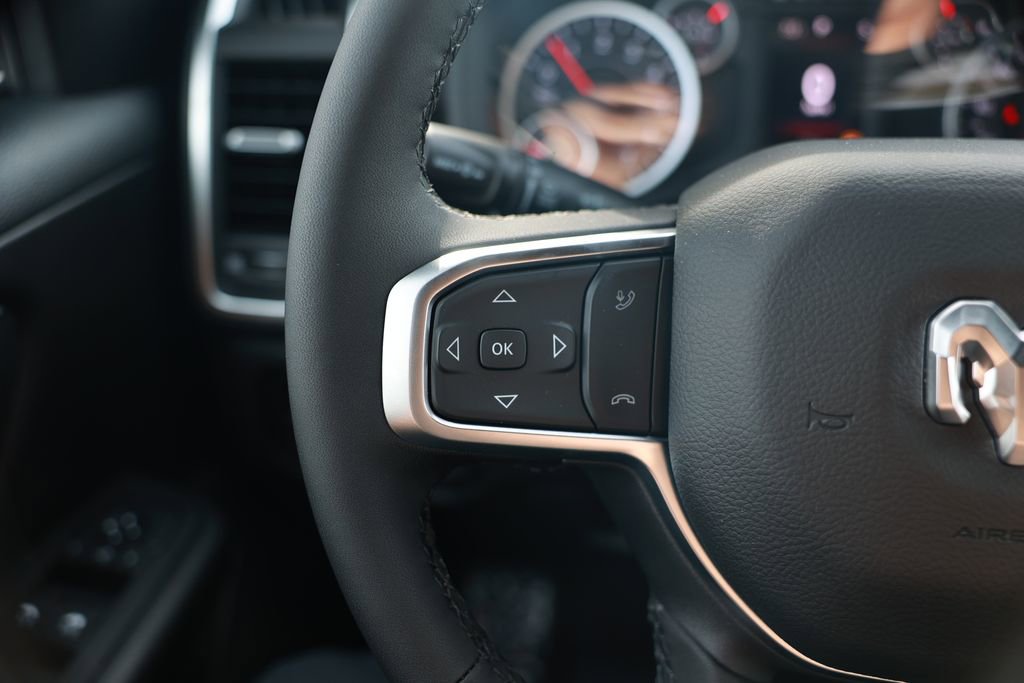 New 2026 RAM 1500 4x4 Crew Cab image 17