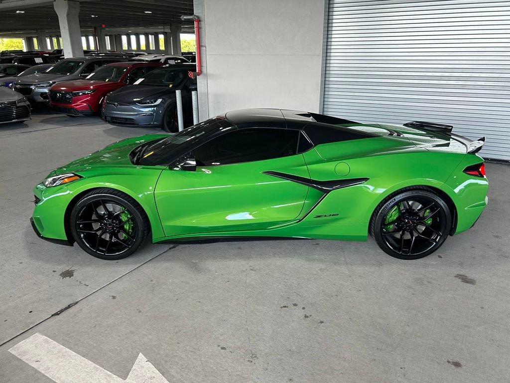 Used 2026 Chevrolet Corvette Z06 RWD image 4