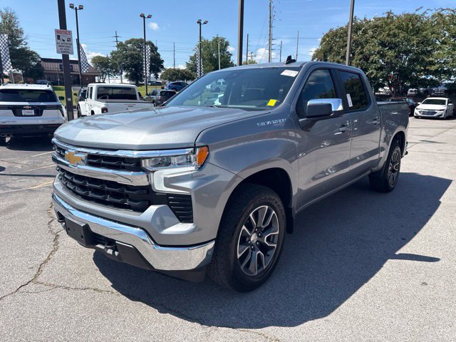 Used 2023 Chevrolet Silverado 1500 LT AWD/4WD image 9