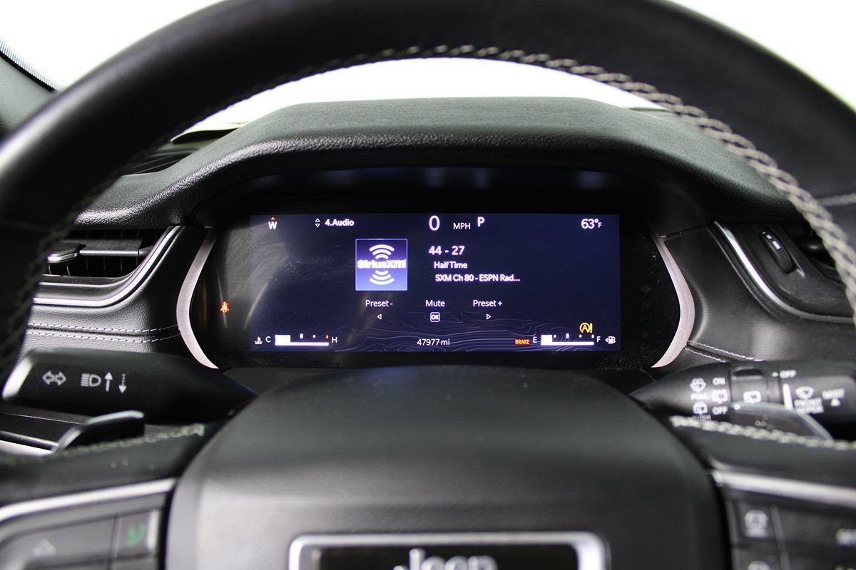 Used 2022 Jeep Grand Cherokee Altitude RWD image 19