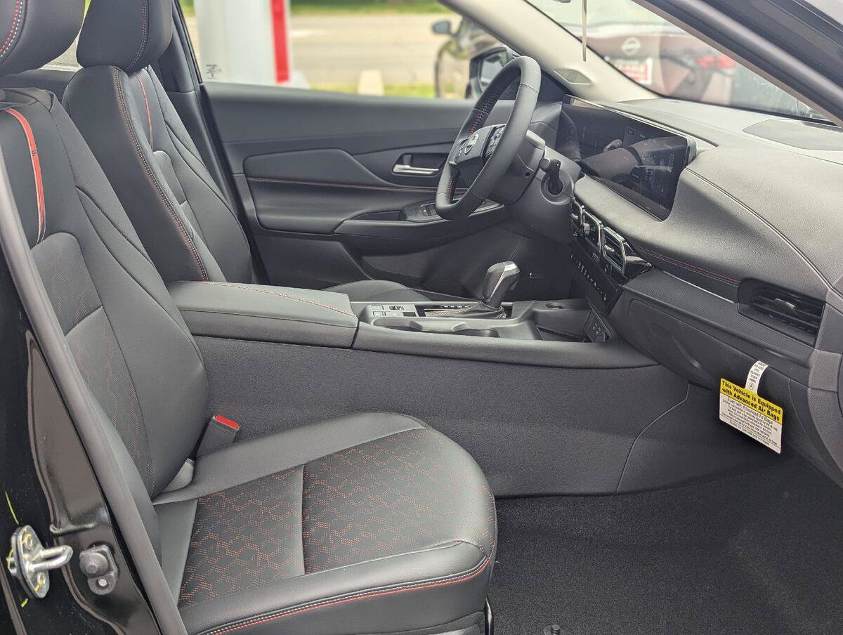 New 2026 Nissan Sentra SR w/ SR Premium Package FWD image 15