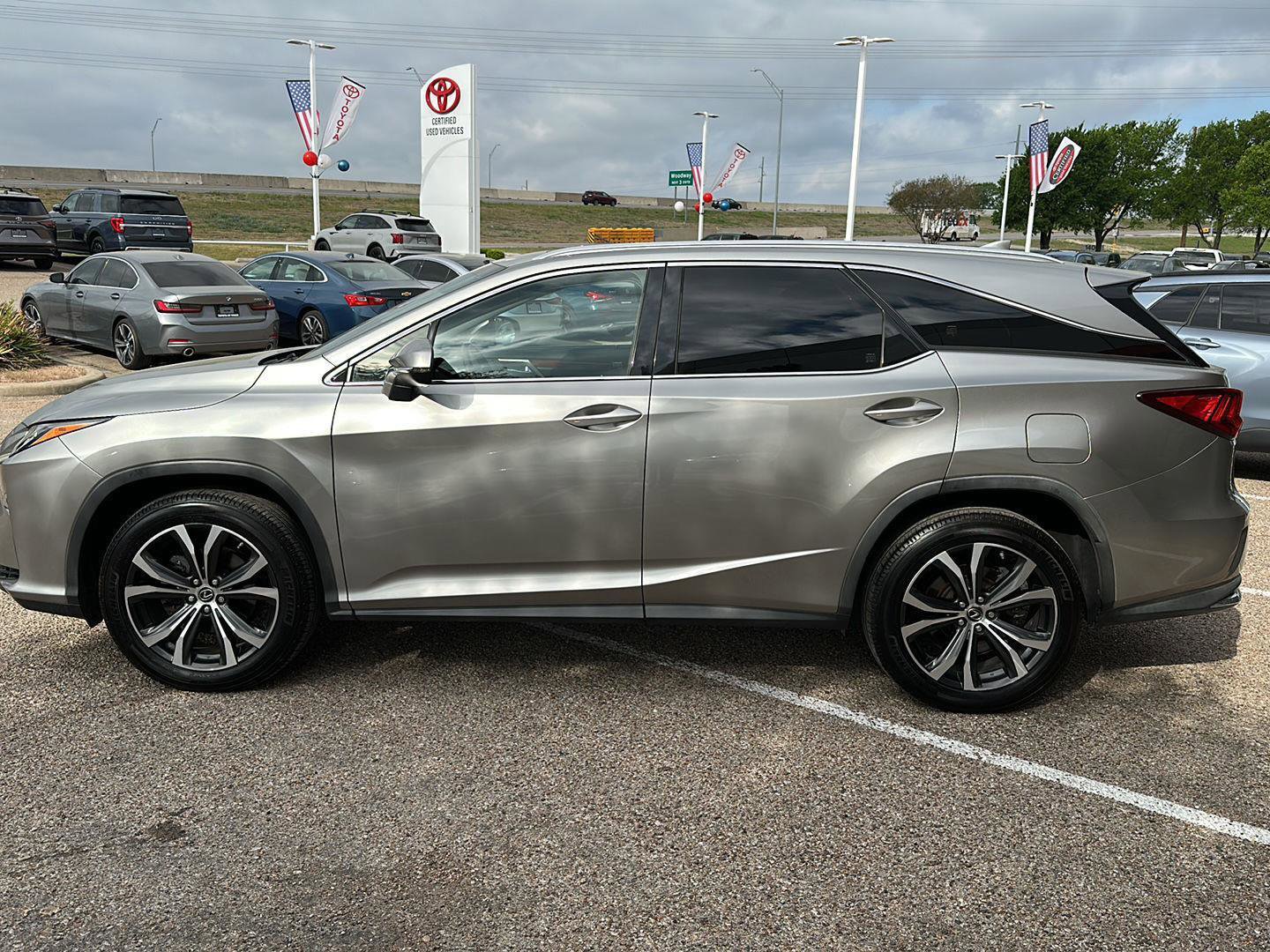 Used 2019 Lexus RX 350L FWD image 6