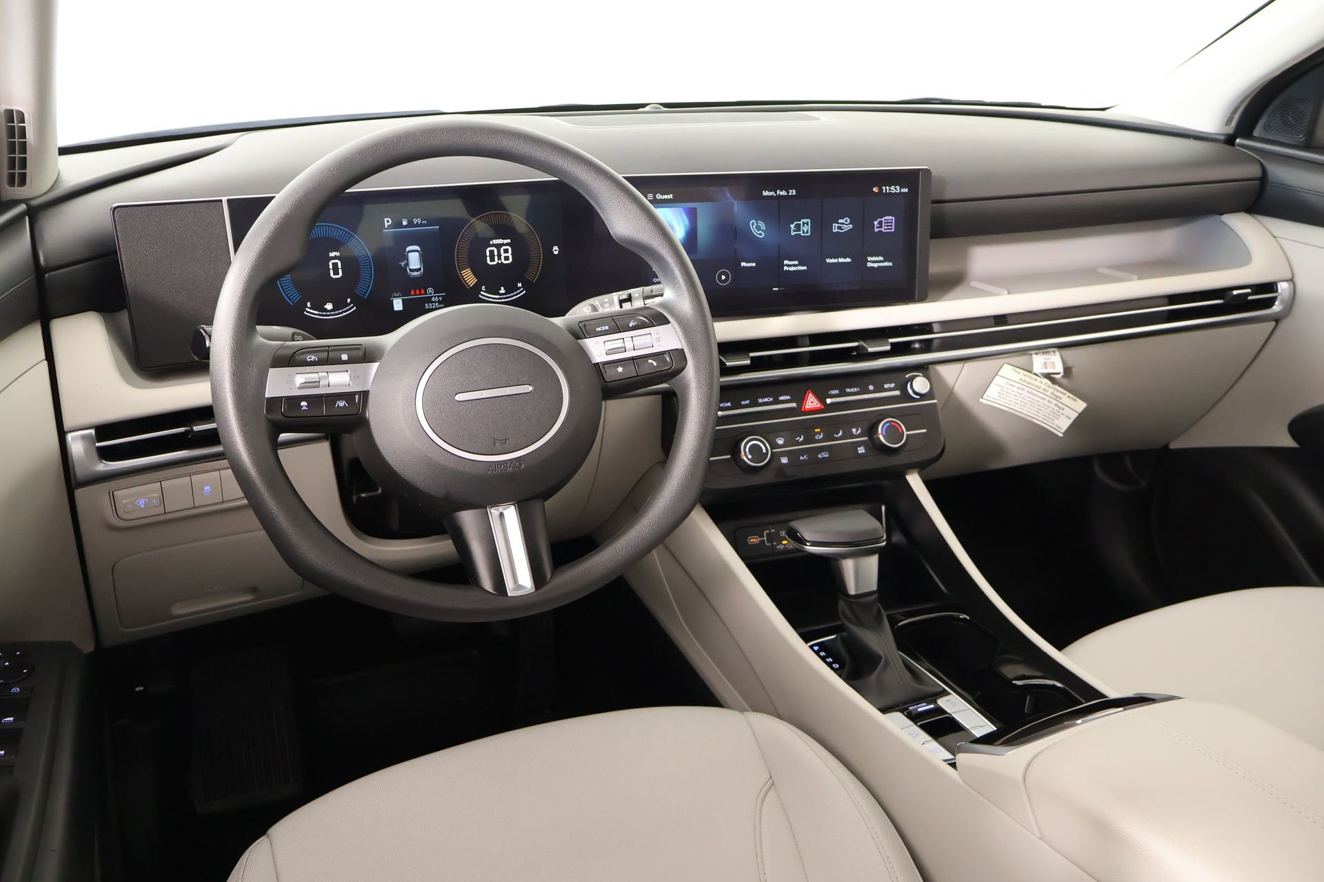 Certified 2025 Hyundai Tucson SE image 2