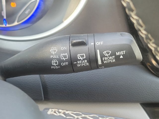 Used 2024 Chrysler Pacifica Touring-L FWD image 23
