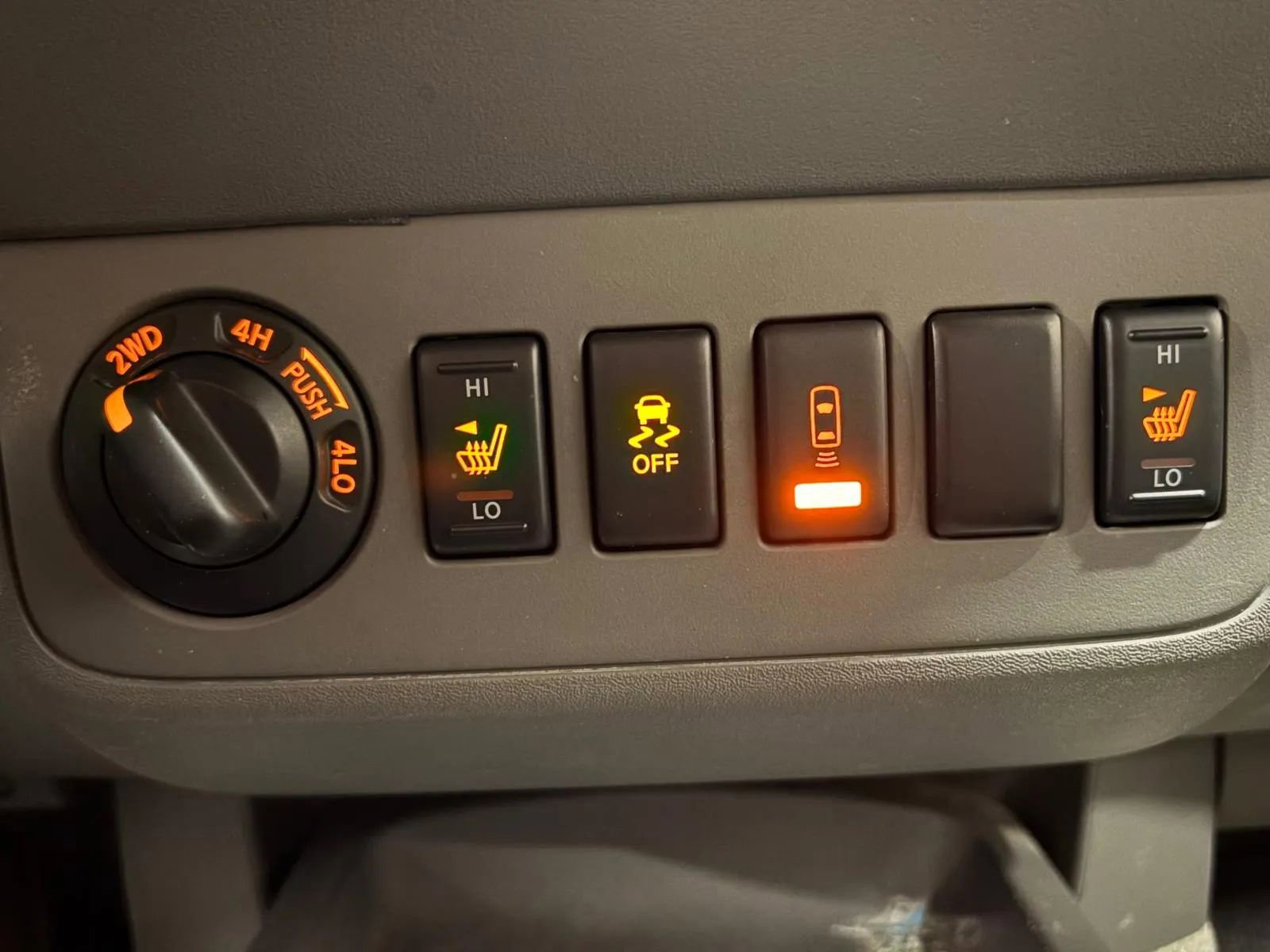 Used 2016 Nissan Frontier SV image 27