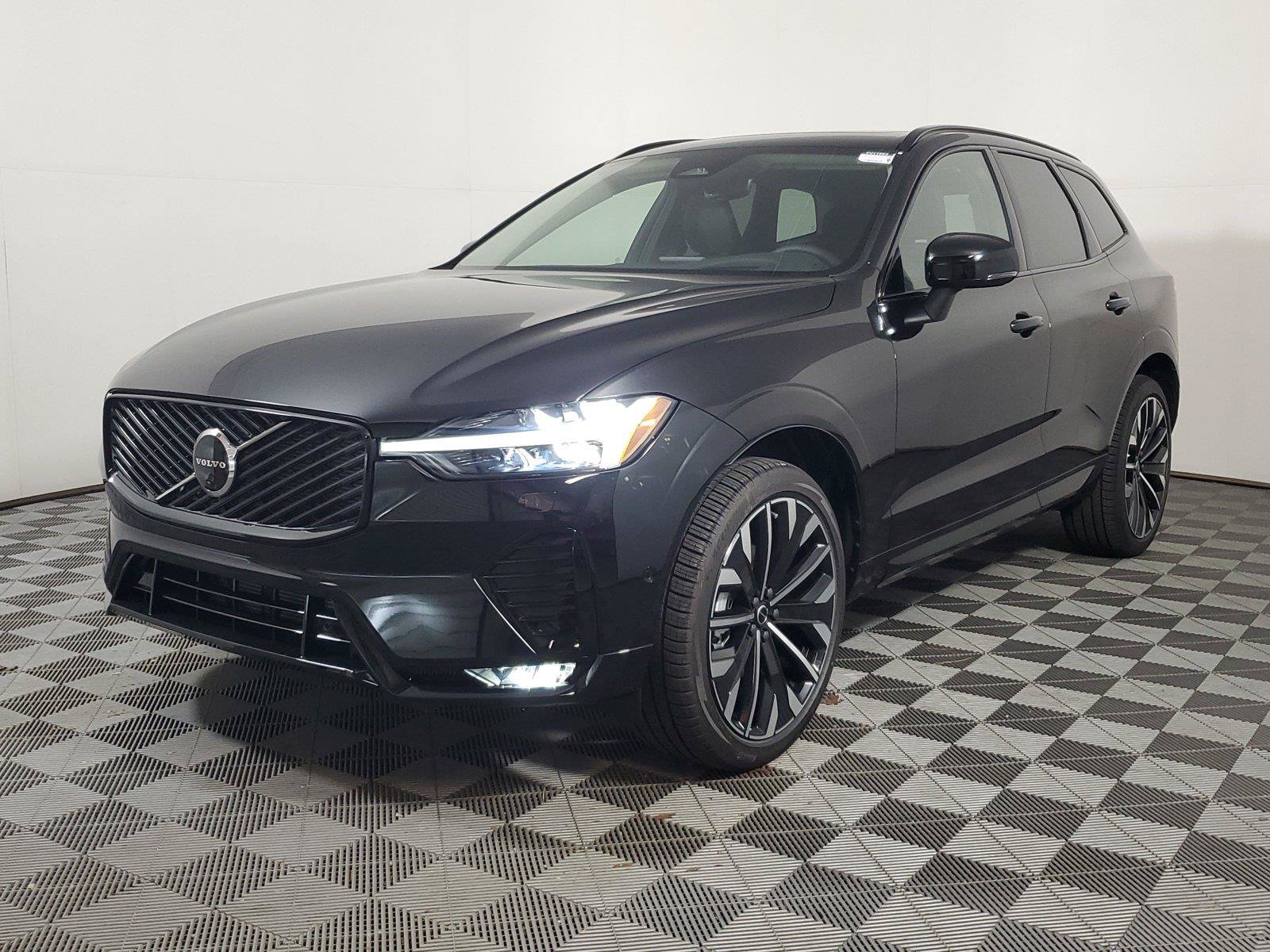 New 2027 Volvo XC60 B5 Ultra AWD/4WD image 3