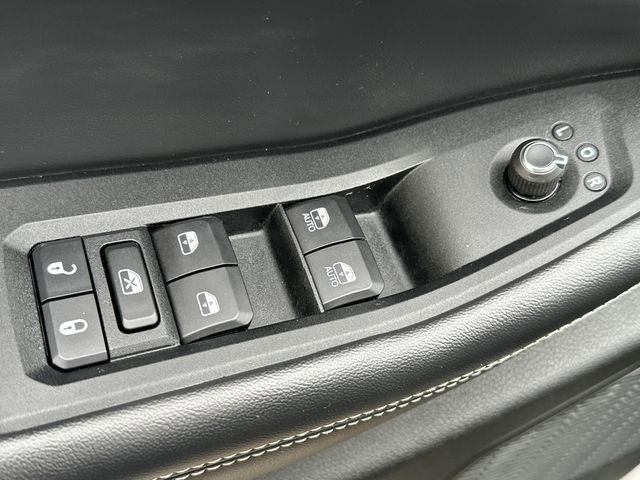 Used 2023 Jeep Grand Cherokee Laredo w/ Luxury Tech Group I image 26