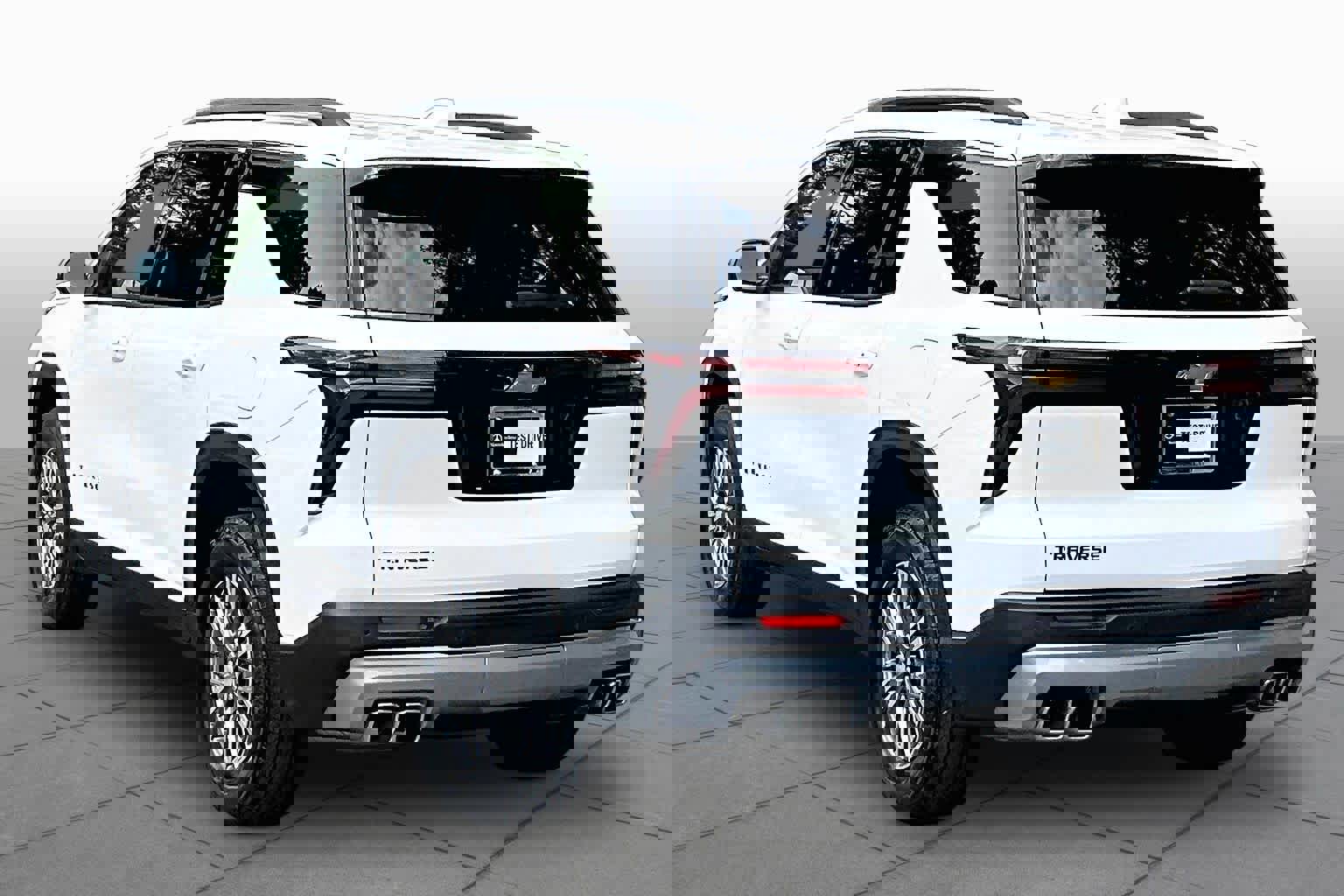 Used 2026 Chevrolet Traverse LT w/ Driver Confidence Package FWD image 11