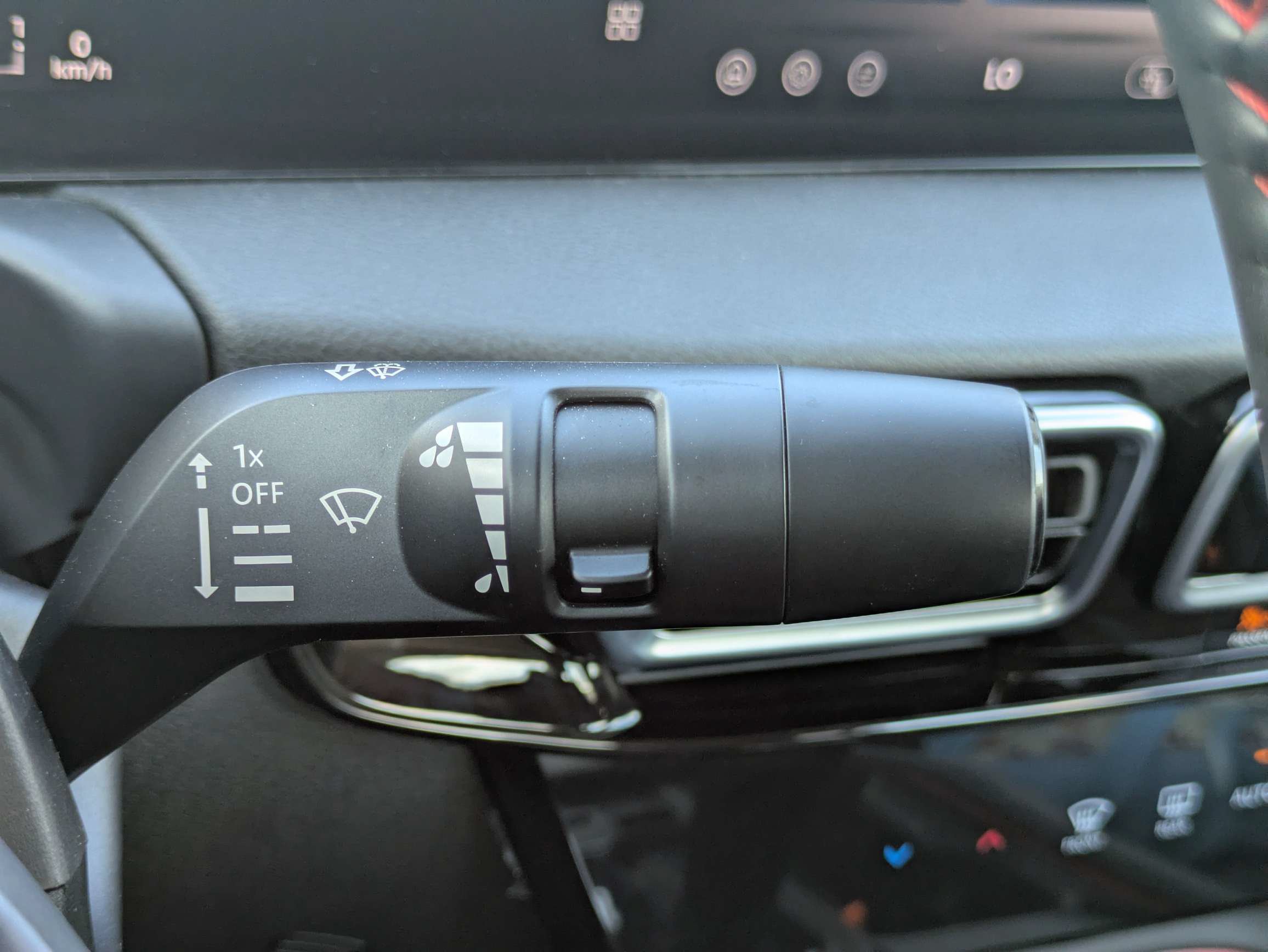 Used 2026 Nissan Sentra SR w/ Floor Mat Package FWD image 18