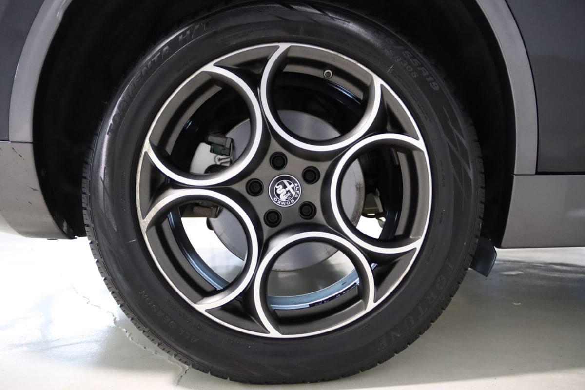 Used 2022 Alfa Romeo Stelvio Ti AWD/4WD image 76