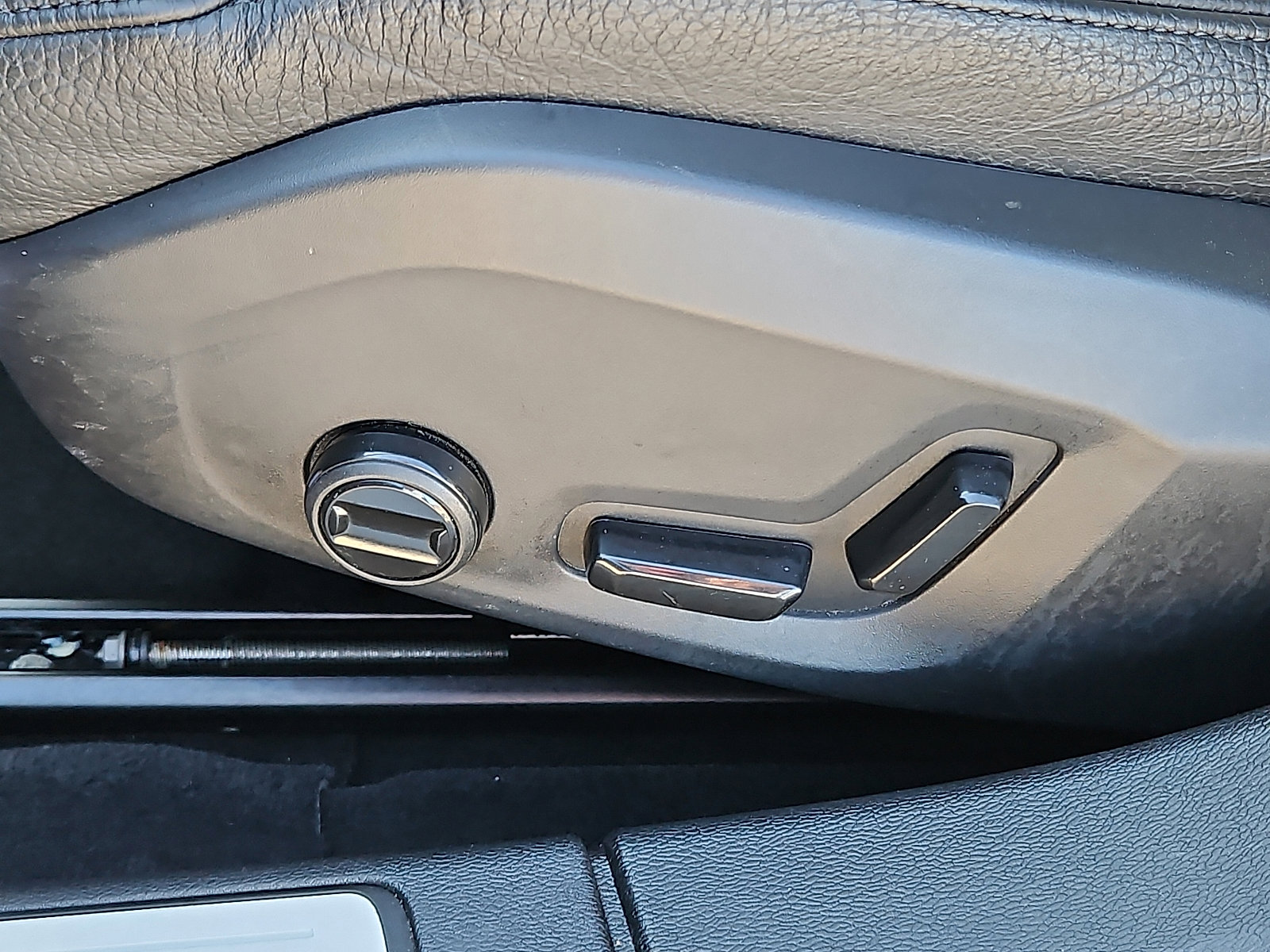 Certified 2025 Volvo S60 B5 Plus image 25