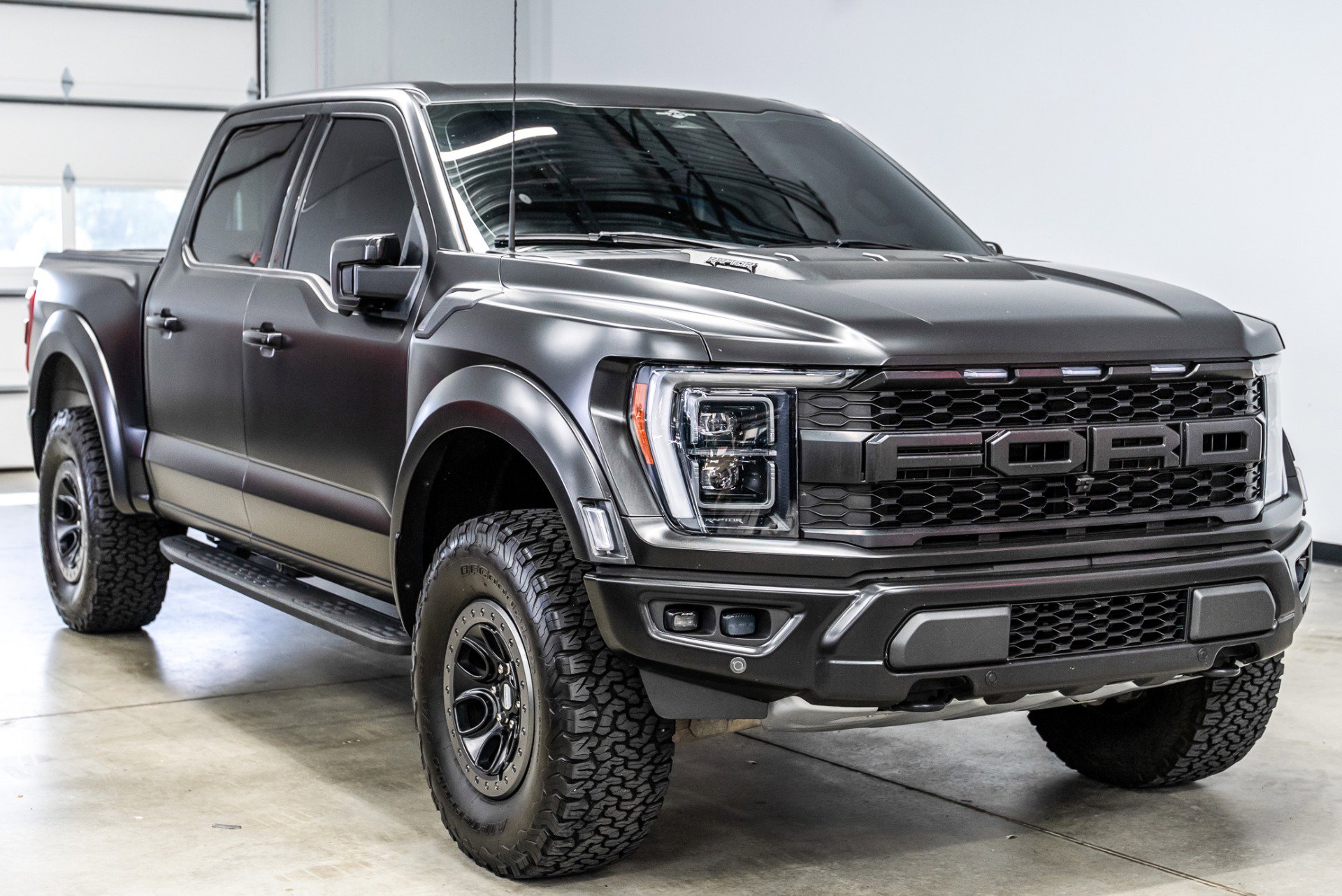 Used 2023 Ford F150 Raptor w/ Blue Interior Package image 3