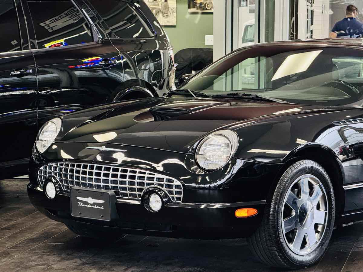 Used 2002 Ford Thunderbird Deluxe image 9