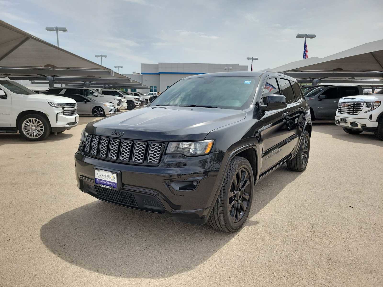 Used 2019 Jeep Grand Cherokee Altitude image 1