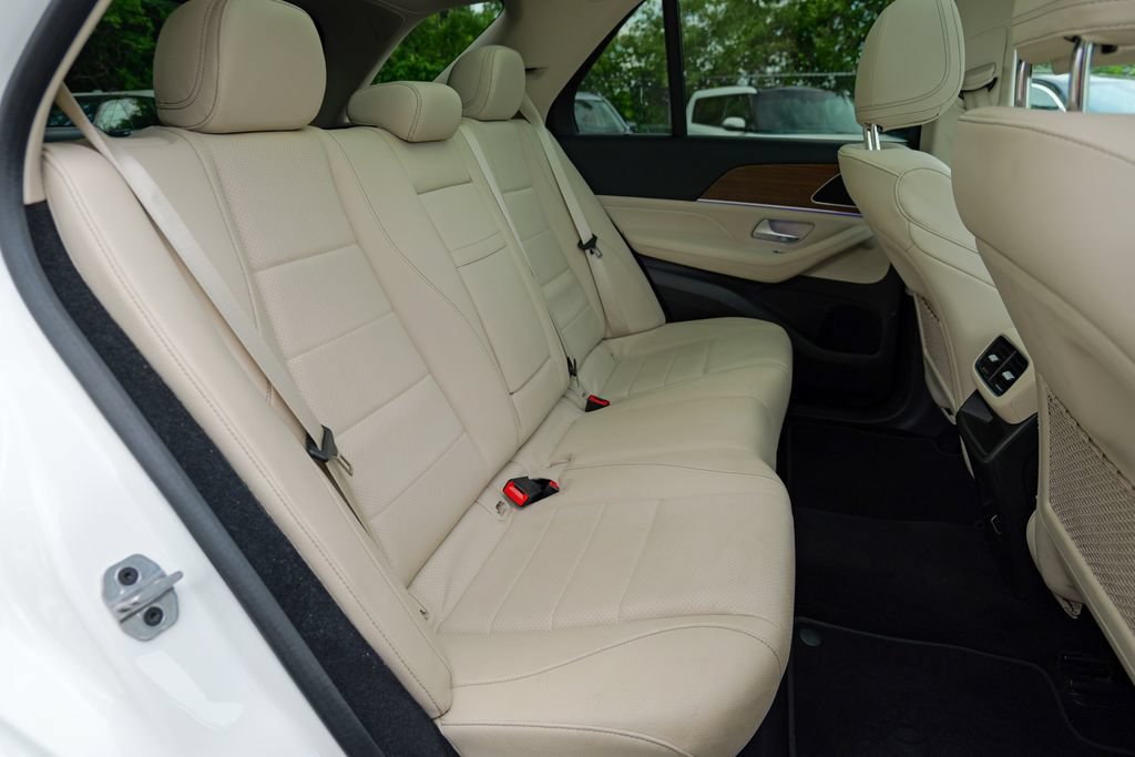Used 2025 Mercedes-Benz GLE 450e 4MATIC image 34