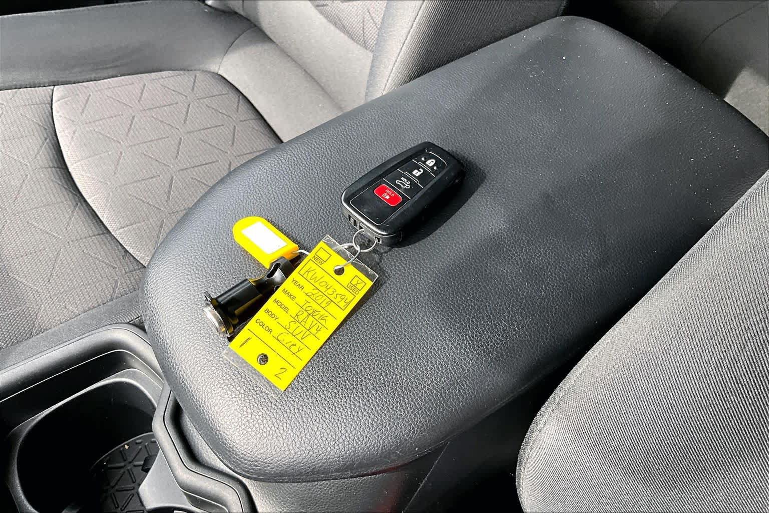 Used 2019 Toyota RAV4 XLE FWD image 15