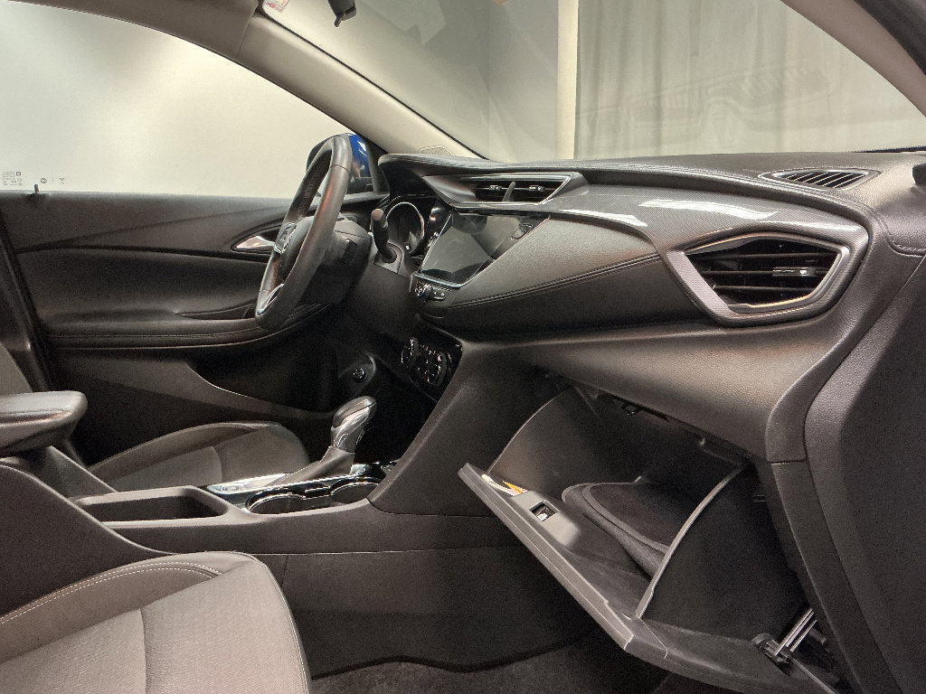 Used 2022 Buick Encore GX Select AWD/4WD image 30