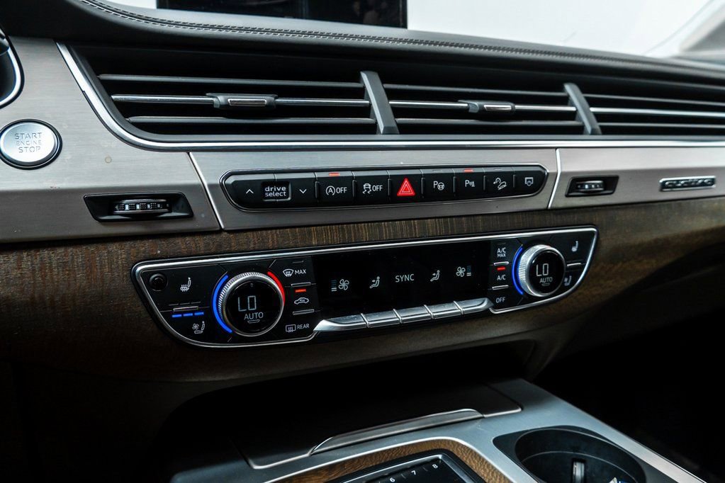Used 2019 Audi Q7 3.0T Prestige AWD/4WD image 19