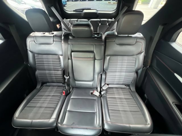 Used 2025 Ford Explorer ST-Line RWD image 19