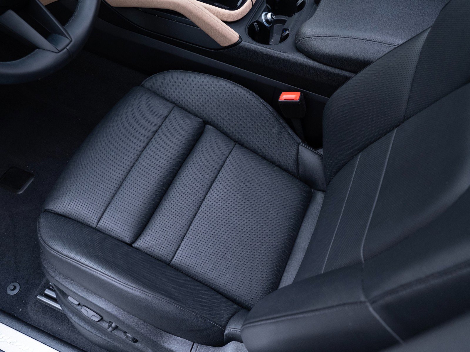 Certified 2024 Porsche Cayenne image 16