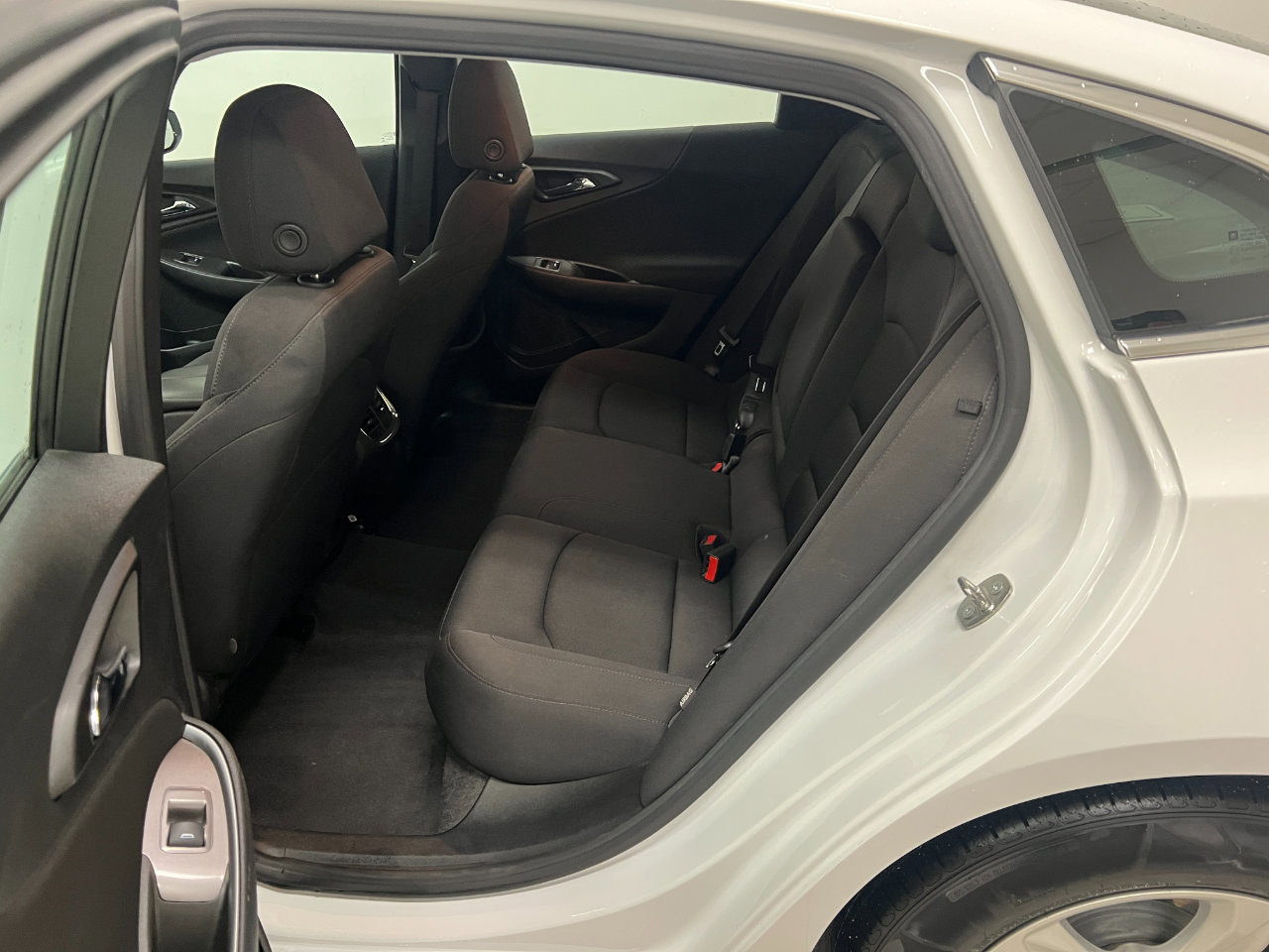 Used 2023 Chevrolet Malibu LT FWD image 23