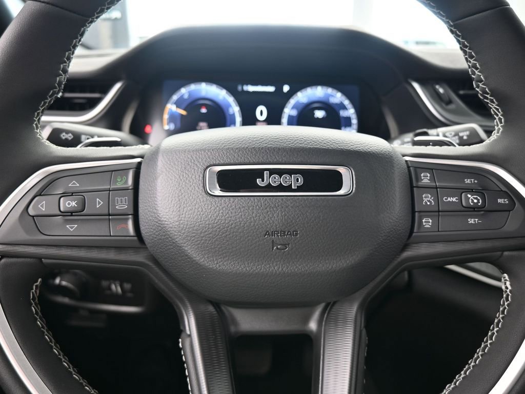 New 2025 Jeep Grand Cherokee Laredo image 25