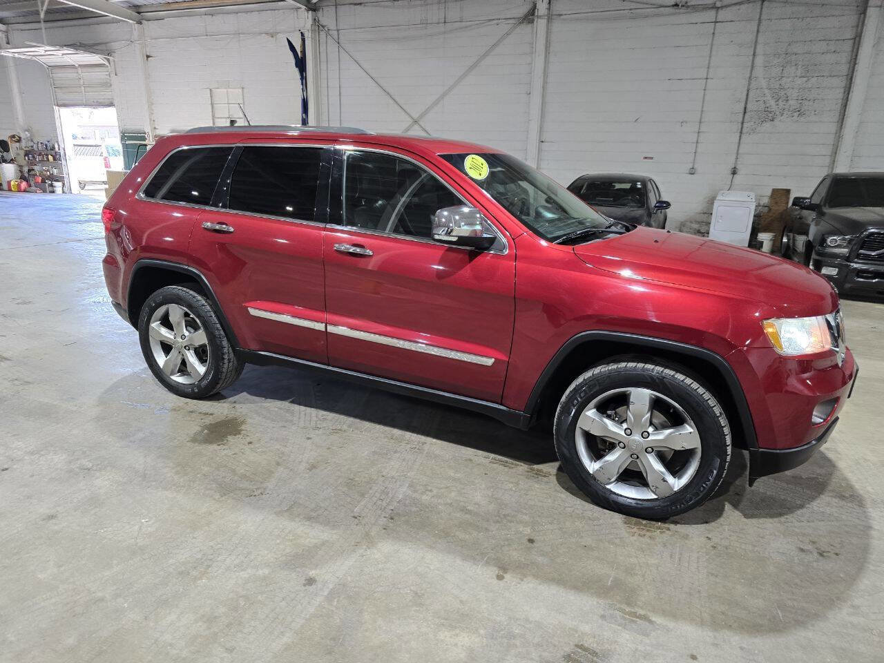 Used 2012 Jeep Grand Cherokee Overland image 17