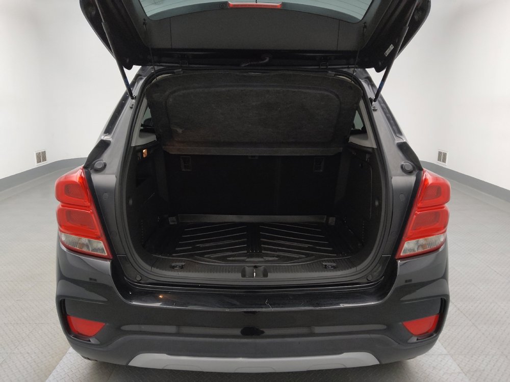 Used 2020 Chevrolet Trax LT w/ LT Convenience Package image 29