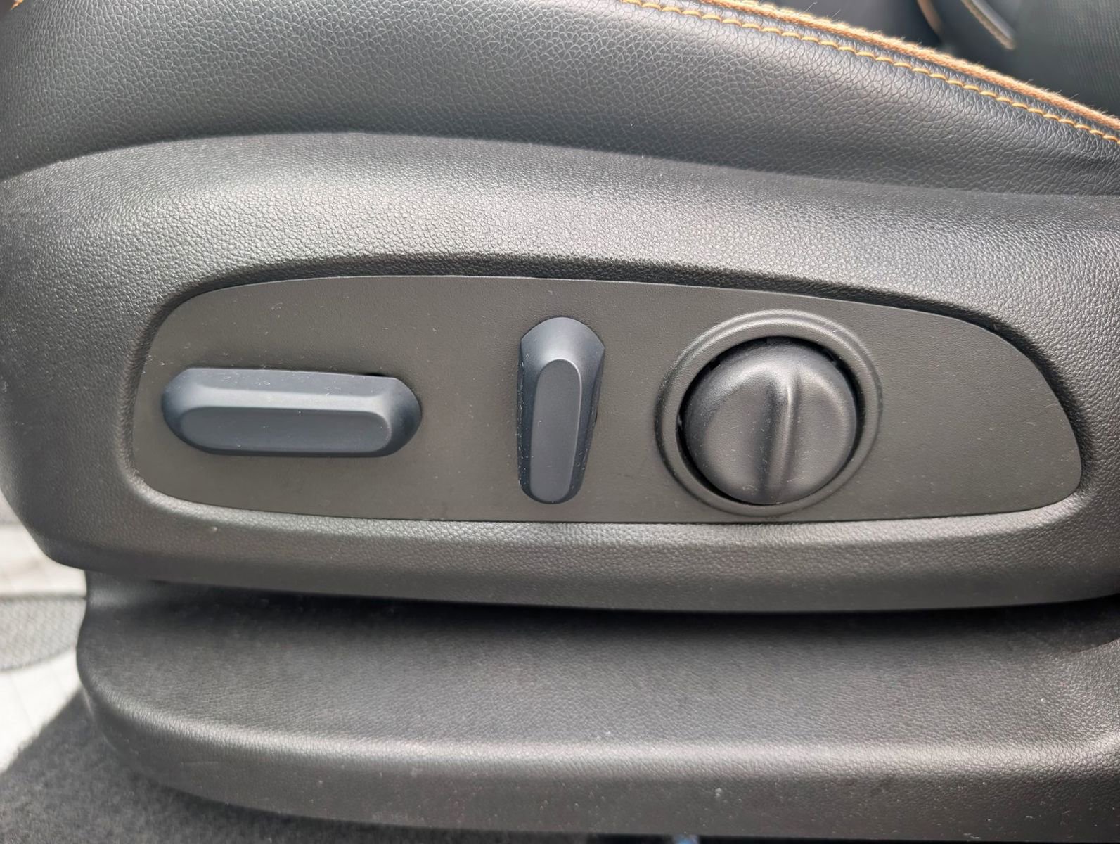 Used 2023 GMC Terrain AT4 image 13