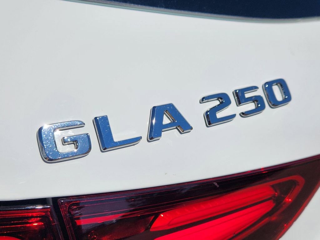 New 2025 Mercedes-Benz GLA 250 4MATIC image 14