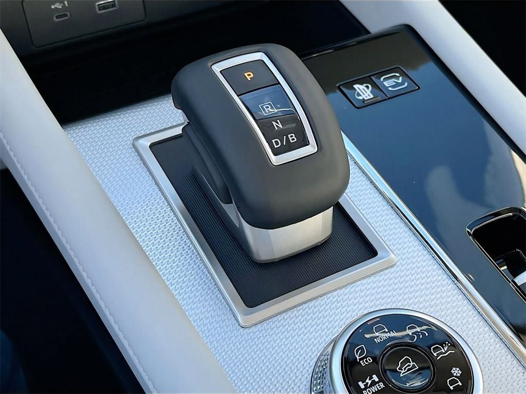 New 2025 Mitsubishi Outlander SEL image 17