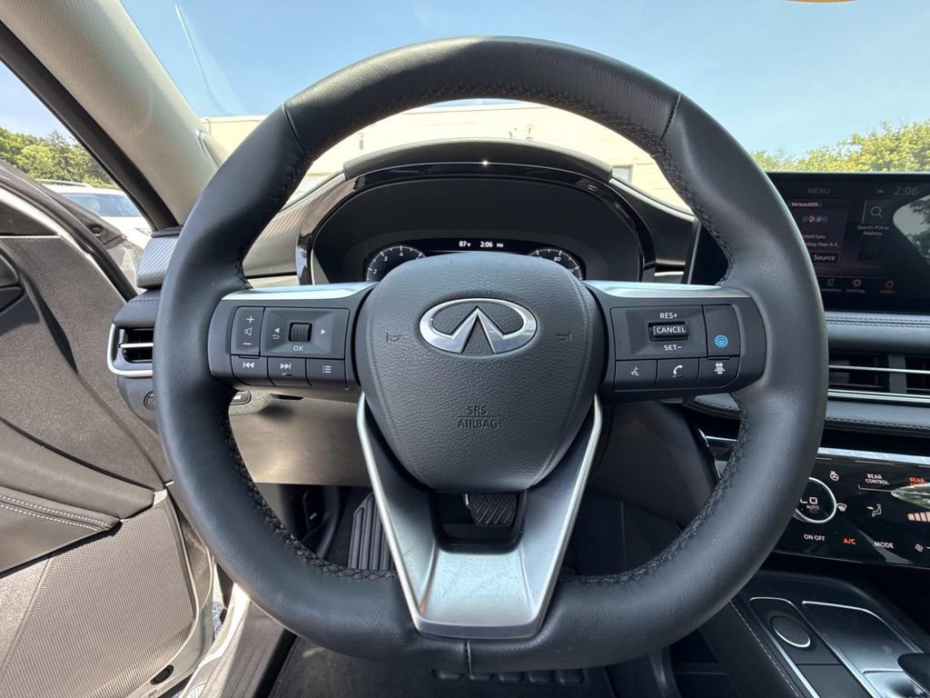 Certified 2025 INFINITI QX60 Luxe w/ Vision Package AWD/4WD image 11