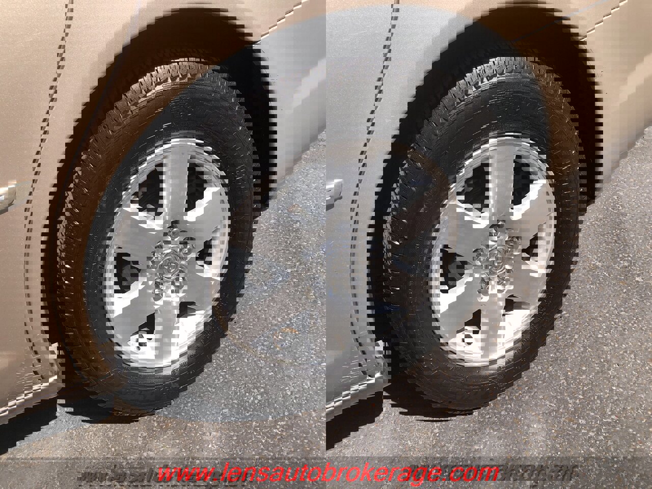 Used 2001 Toyota Avalon XLS image 24