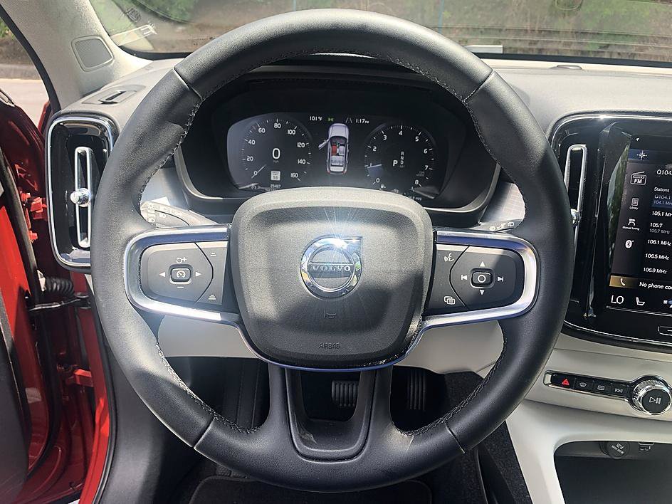 Used 2022 Volvo XC40 T5 Momentum AWD/4WD image 12