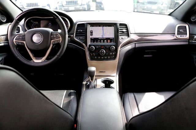 Used 2016 Jeep Grand Cherokee Overland AWD/4WD image 26
