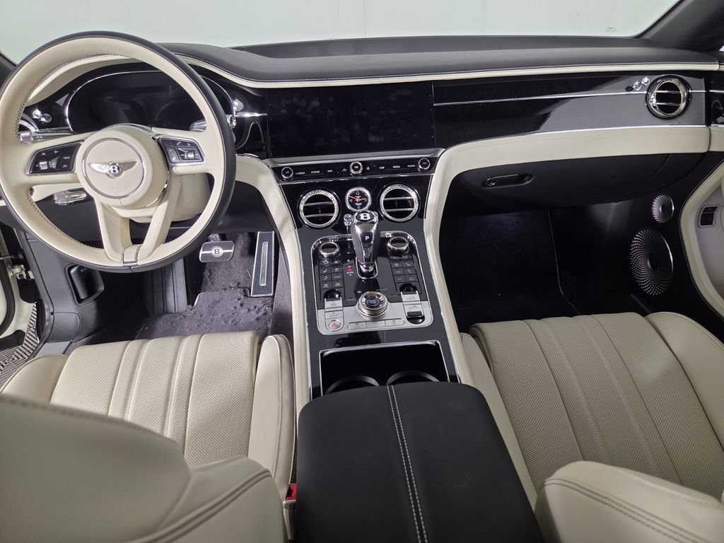 Used 2025 Bentley Continental GTC AWD/4WD image 25