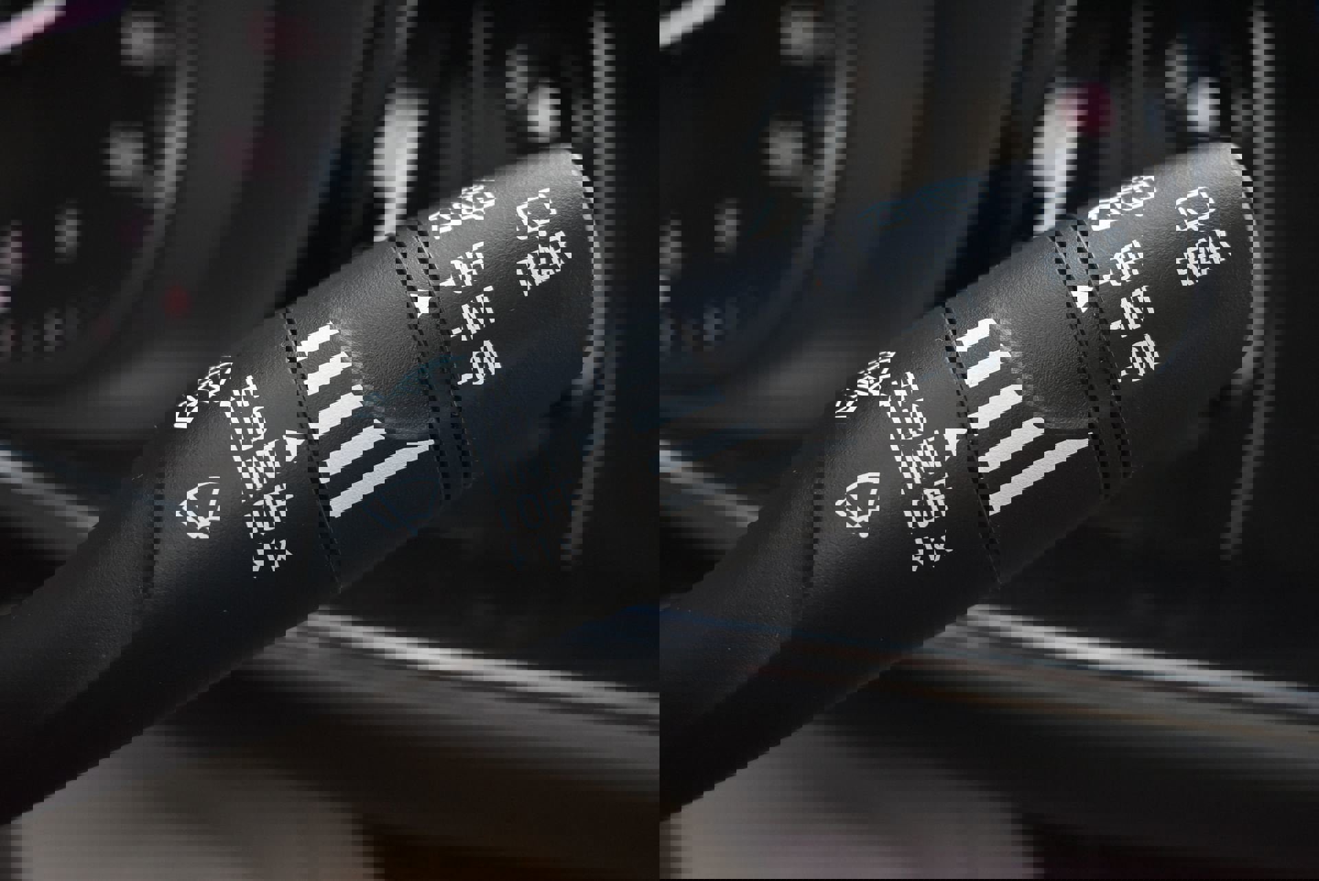 Used 2023 Buick Envision Essence AWD/4WD image 23